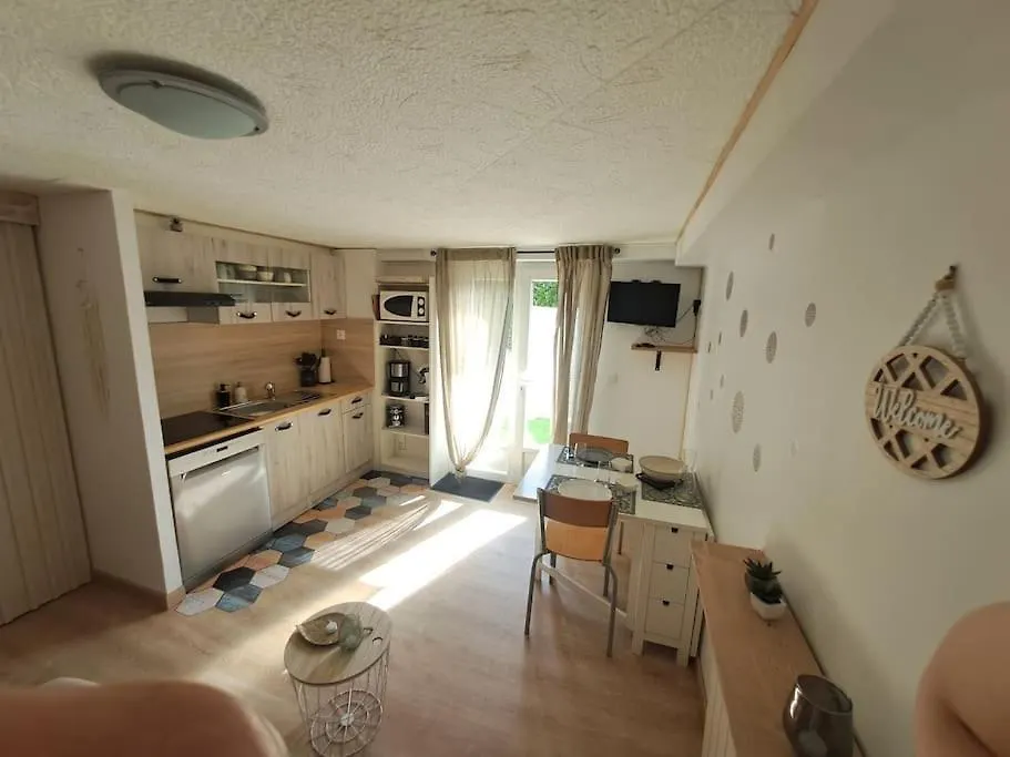 Апартаменты Bienvenue Chez Nous Saint-Martin-de-Bromes Франция