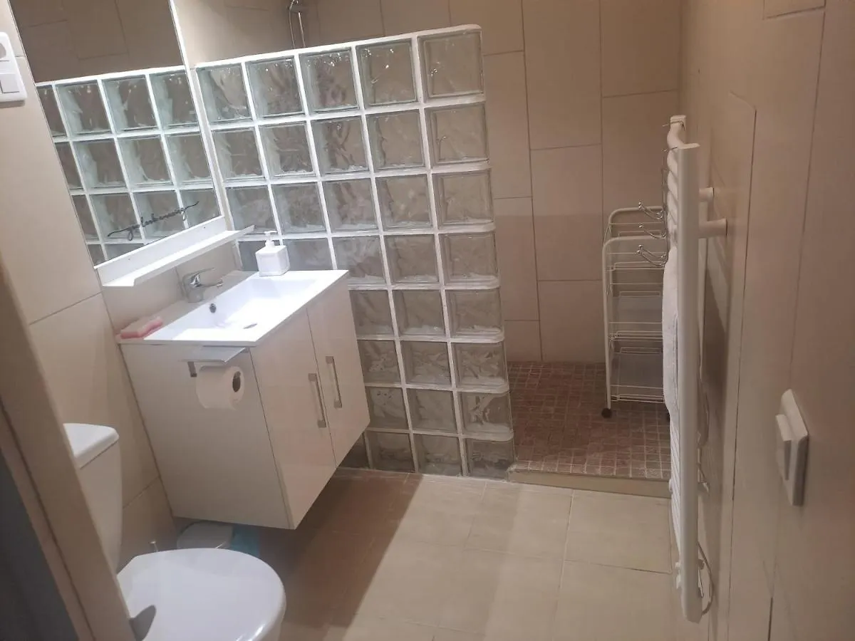 Апартаменты Bienvenue Chez Nous Saint-Martin-de-Bromes 0*,  Франция